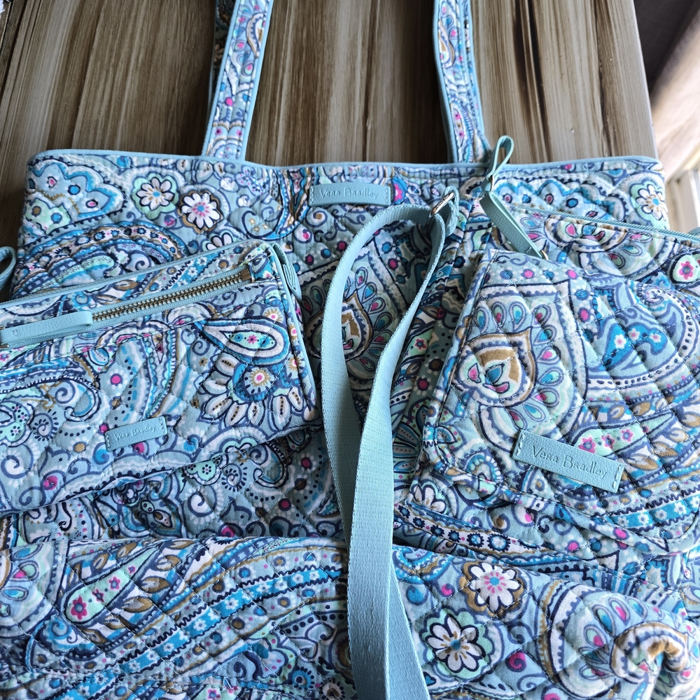 Vera Bradley Blue Paisley Women Bag Set